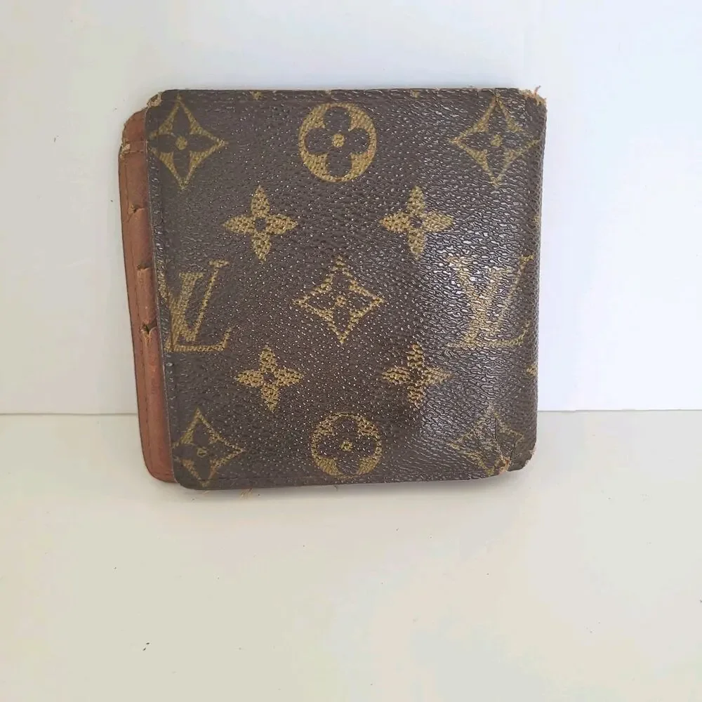 Vintage Louis Vuitton Men's LV Brown Bi-Fold Leather Wallet Monogram Classic